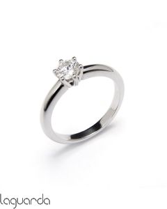 18K white gold solitaire with natural diamonds