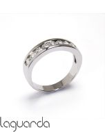 18K white gold wedding ring with staples and 9 natural diamonds