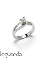 18K white gold solitaire with natural diamonds