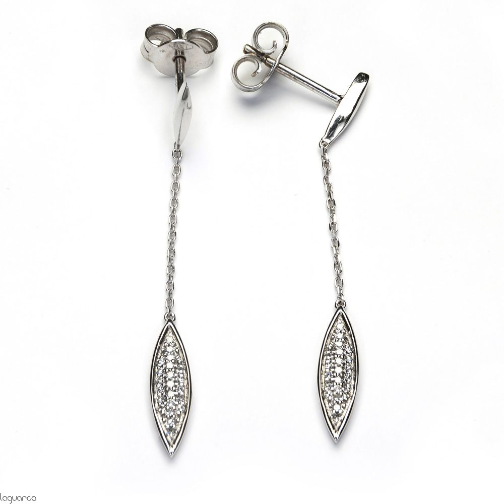 18-carat white gold earrings with natural diamonds and pressure closure