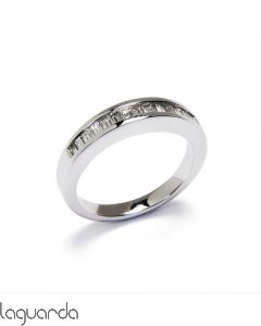 Wedding ring with white gold and 14 natural diamonds baguette